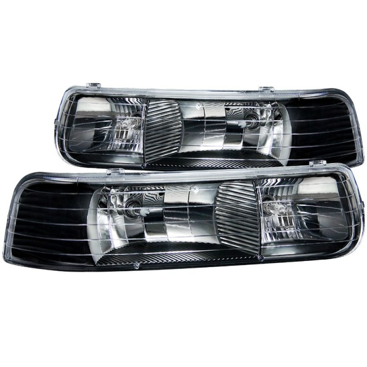 Chevrolet Silverado 3500 2001-2002 (EJ GMC / NOT GMC) Crystal Headlights Black ANZO in the group Select car model / Chevrolet / Silverado 99-07 / Styling at DDESIGN Scandinavia AB (anz111155-1104)