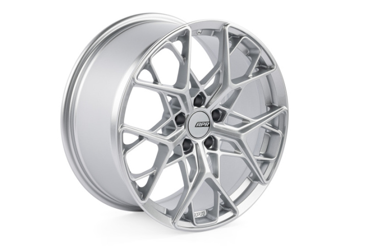 APR A02 Flow Formed - 18x8.5 - 5x112 - ET45 - 66.5mm Center Bore - Hyper Silver Wheel in the group Select car model at DDESIGN Scandinavia AB (aprWHL00022)