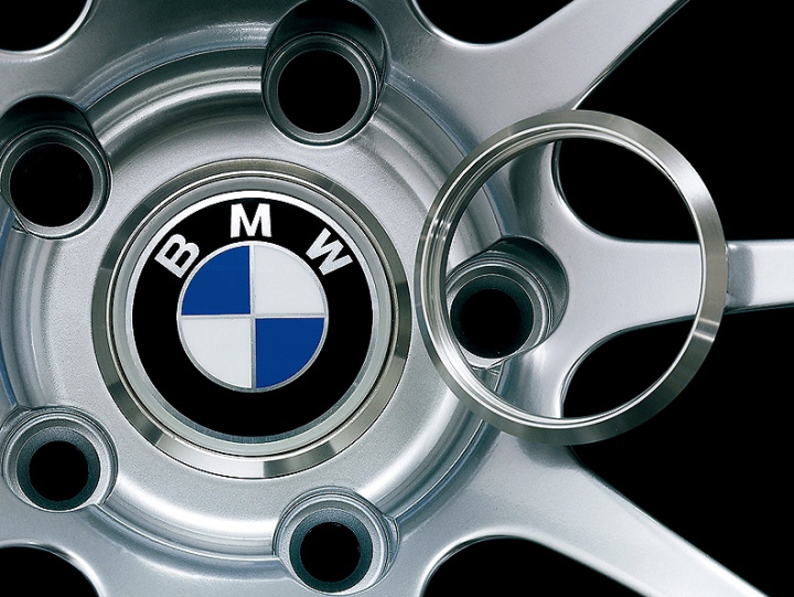 Advan 73mm BMW Centercap Adapter Ring - Silver Alumite in the group Exterior / Wheels & Tires / Center caps at DDESIGN Scandinavia AB (avnZ9018)