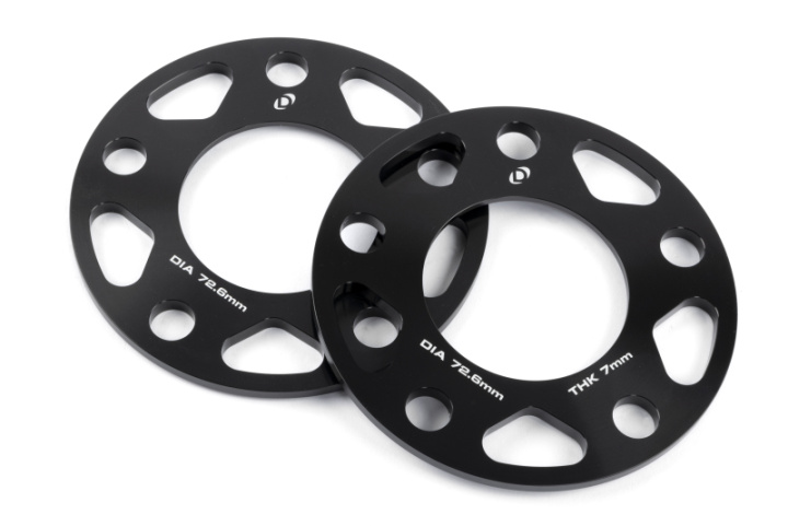 Dinan Spacers; 5x120 - 72.6mm CB - 7mm Thick in the group Select car model at DDESIGN Scandinavia AB (dnnD210-2037)
