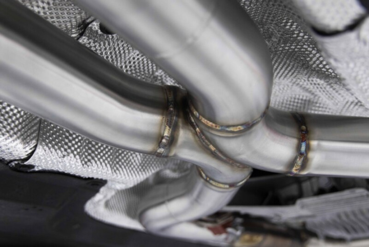 Dinan High Flow Middle Exhaust - 2023-2026 BMW M2 in the group Select car model at DDESIGN Scandinavia AB (dnnD660-0101)