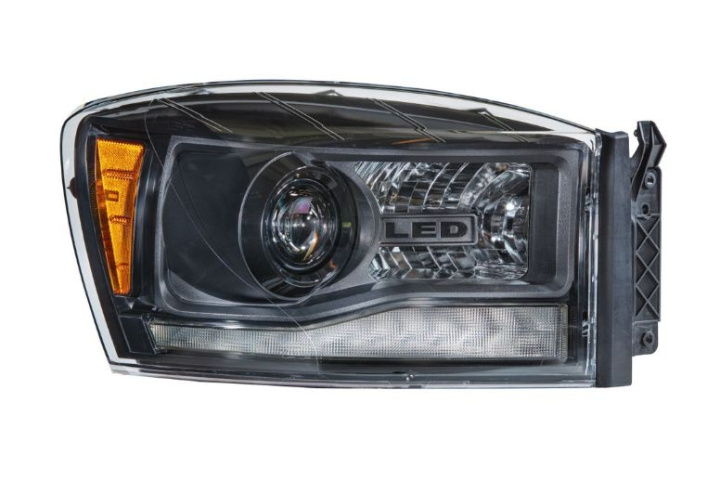 Dodge Ram 2006-2008 XB LED Headlights Morimoto in the group Select car model / Dodge / Ram 01-08 / Styling at DDESIGN Scandinavia AB (mori-LF558)