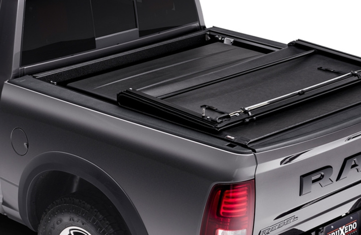 Truxedo Deuce Soft Folding Tonneau Cover in the group Select car model / Chevrolet / Silverado 2019+ at DDESIGN Scandinavia AB (spcvar-trxdeuce)